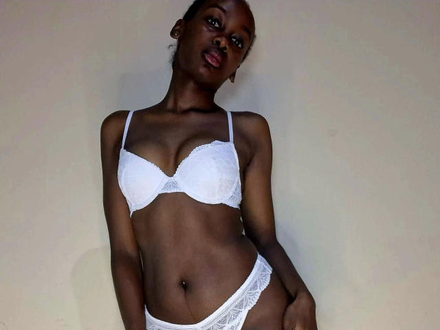 Winnie-hot - Live sex cam - 28935338