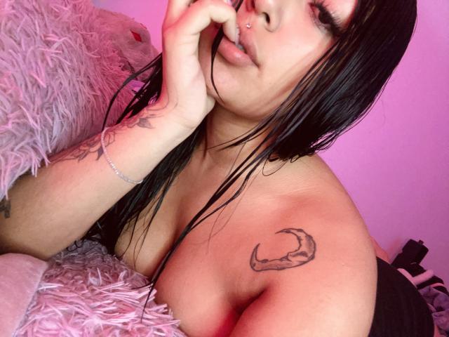 KatianPierce - Live porn &amp; sex cam - 28940411