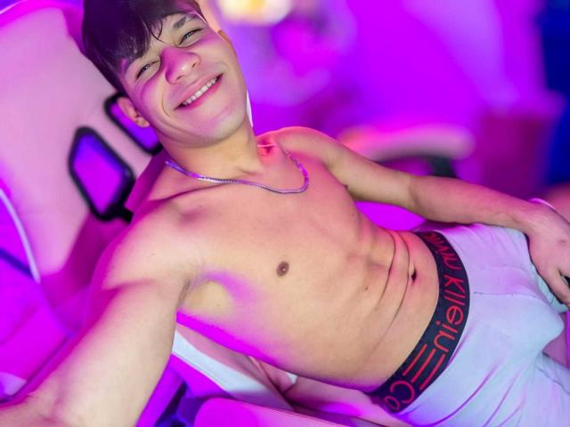 HottestKevin - Live porn &amp; sex cam - 28949840