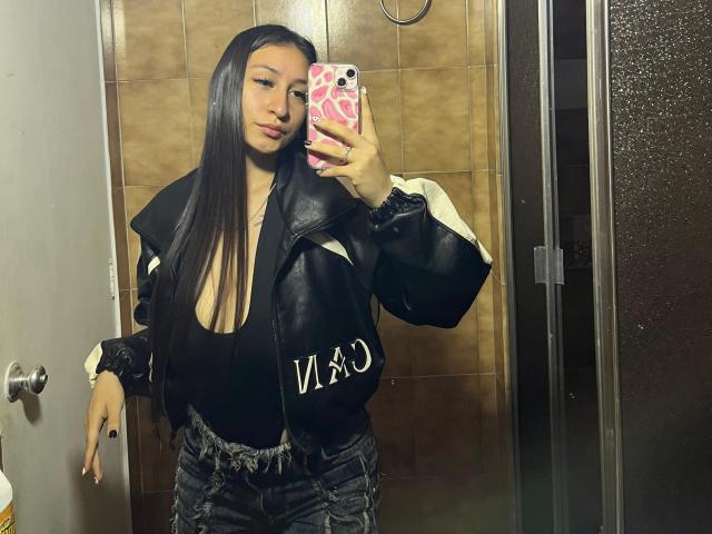 MaddyCarina - Live porn &amp; sex cam - 28956284