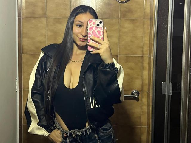 MaddyCarina - Live porn &amp; sex cam - 28956485