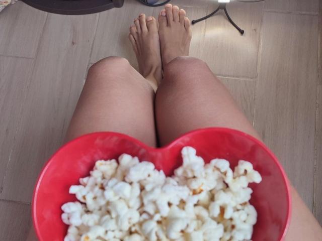 CurlyBlossom - Live sex cam - 28959473