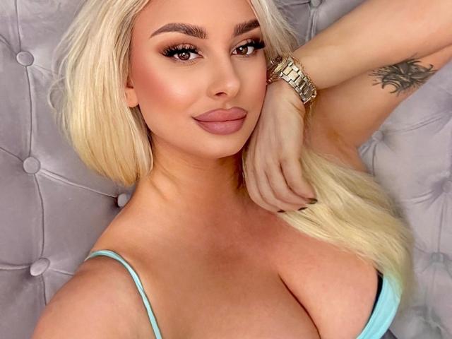 LuxuriaBlond - Live porn &amp; sex cam - 28980524