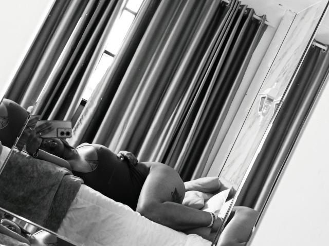 LarissaMiller - Live sex cam - 28981448