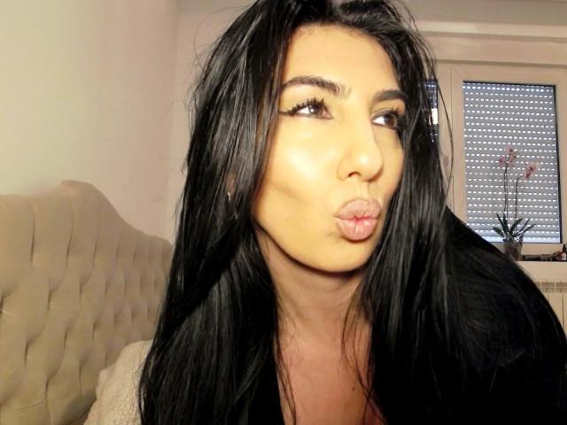 BrunetteBabe69 - Live porn &amp; sex cam - 28983194