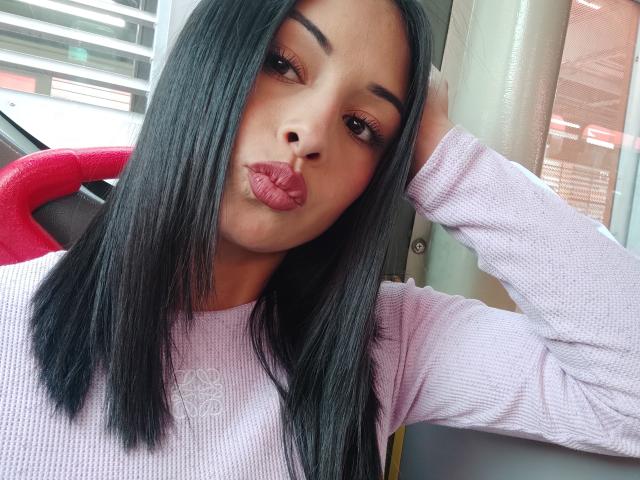 EmilyVv - Live sex cam - 28986104