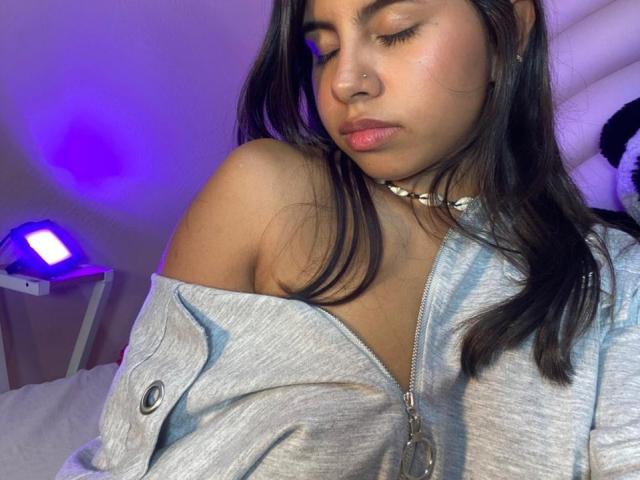 CelesteMorel - Live sex cam - 28990880