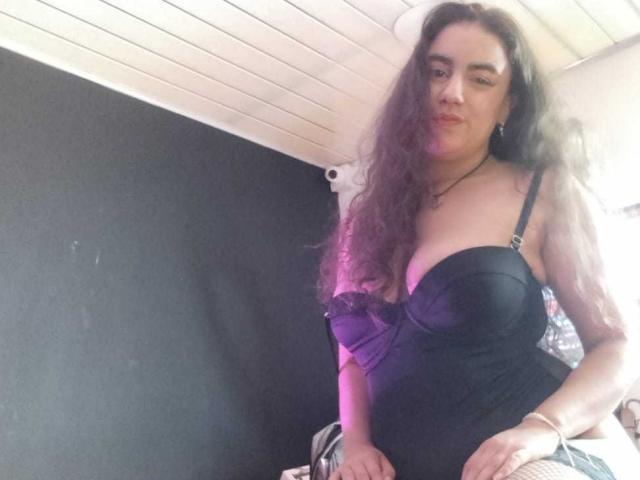 MiaBrooklyn - Live sex cam - 29010878