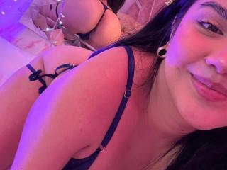 Watch AnnyReese Live on XLoveCam