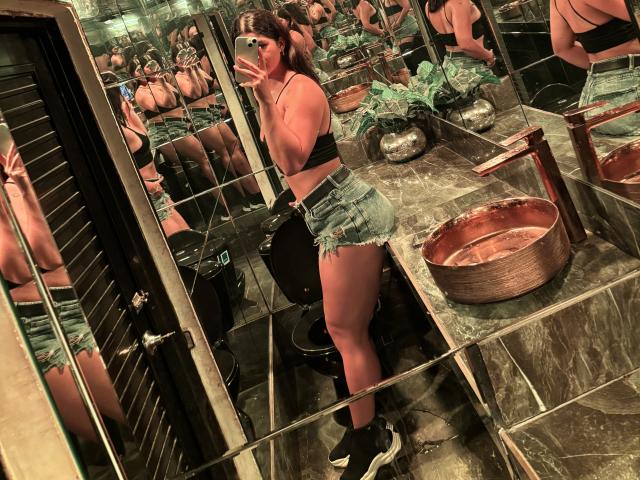 ScarlletZhen - Live Sex Cam - 29021804