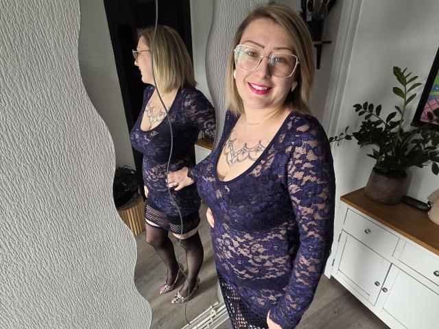 AmandalaFrancaise - Live porn &amp; sex cam - 29022881