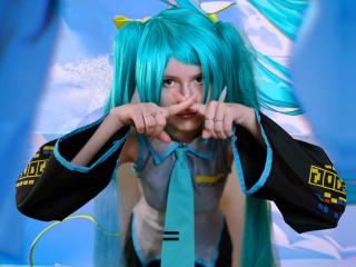 LinaVeritas - XLoveCam cam model profile and statistics