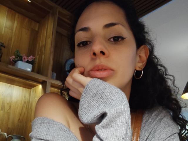 CurlyBlossom - Live sex cam - 29025737