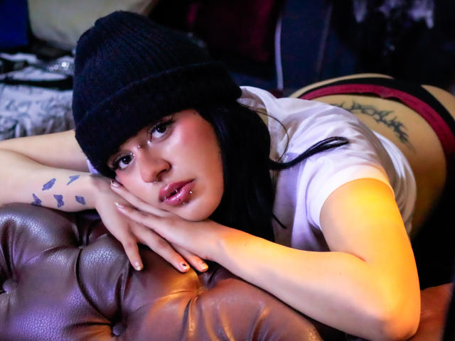 IsadoraFalsone - сексуальная веб-камера в реальном времени - 29030315