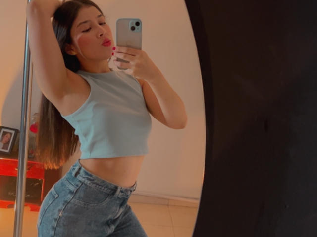 EmmaLombardi - Live porn &amp; sex cam - 29039195