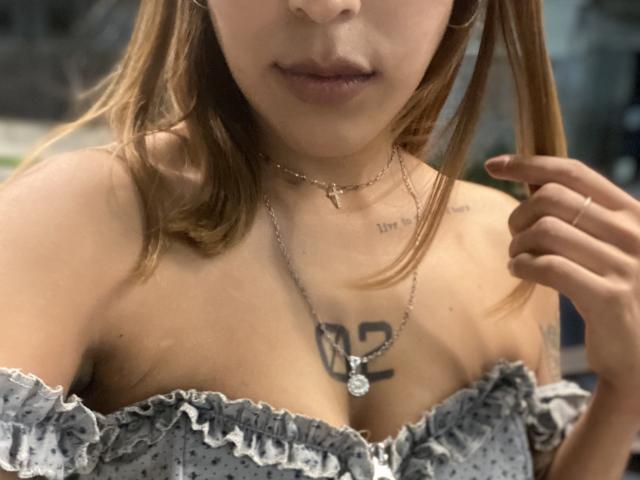 KiaraHernandezX - Live sex cam - 29041733