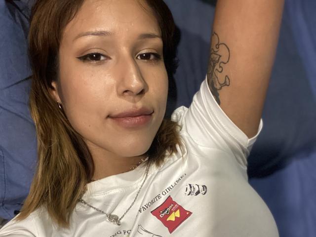 KiaraHernandezX - Live sex cam - 29041742