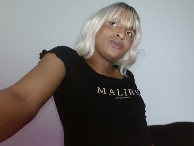 IdiiaLatina - Live Sex Cam - 29054075