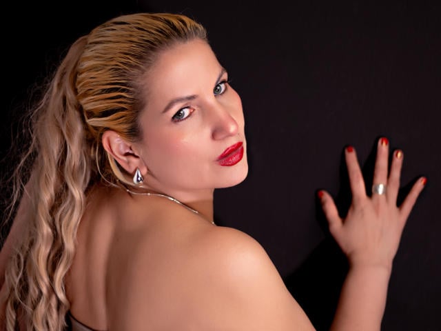 GiuliaAddams - Sexe cam en vivo - 29061422