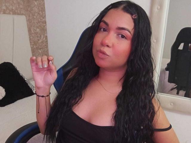 AliceSmity - Live Sex Cam - 29070761