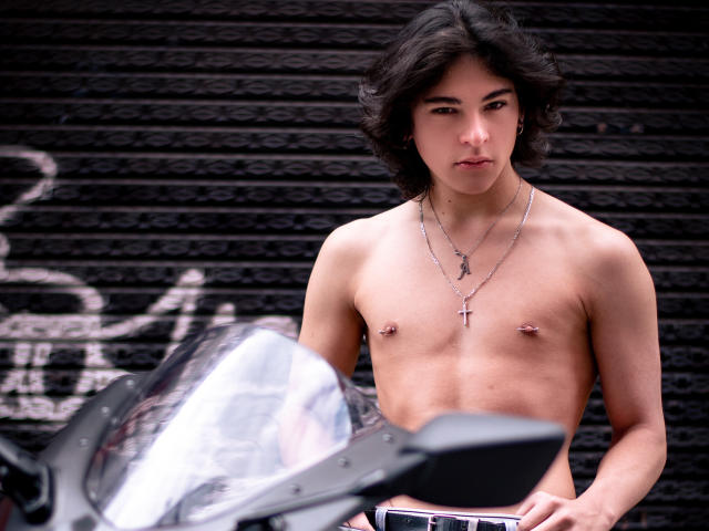 LukeHowlandy - Sexe cam en vivo - 29071232