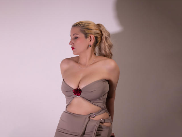 GiuliaAddams - Sexe cam en vivo - 29072867