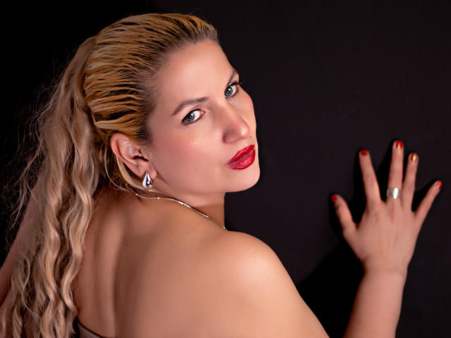 GiuliaAddams - Live porn &amp; sex cam - 29072984