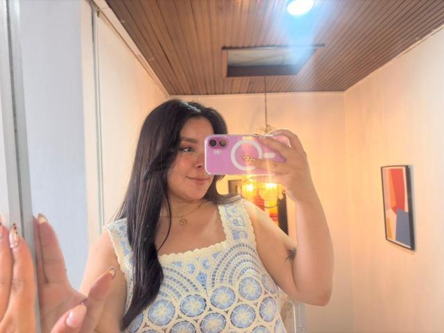 EmaJames - Live sex cam - 29081234