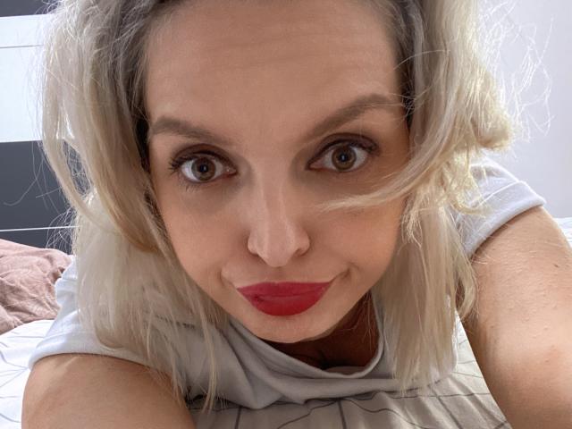 DouceAmelia - Live porn &amp; sex cam - 29082605