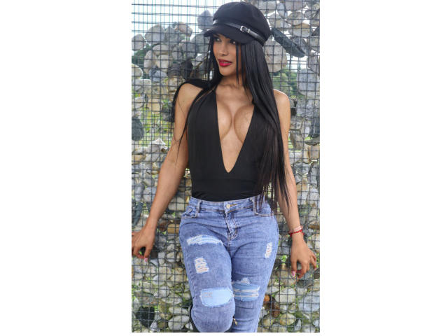 VanezzaTss - Live Sex Cam - 29090414