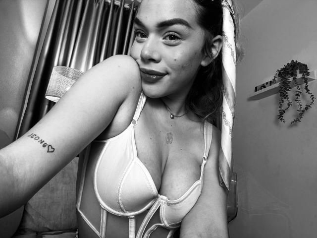 EmmaRiveraa - Sexe cam en vivo - 29091317