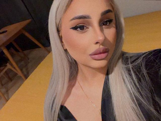 CurvyVanessa - Live sex cam - 29104679