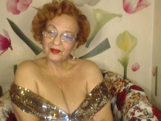 LadyPearleOne - Web cam exciting with this ginger Lady over 35 