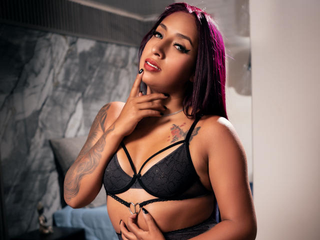 RoxanneMarquez - Live Sex Cam - 29129021