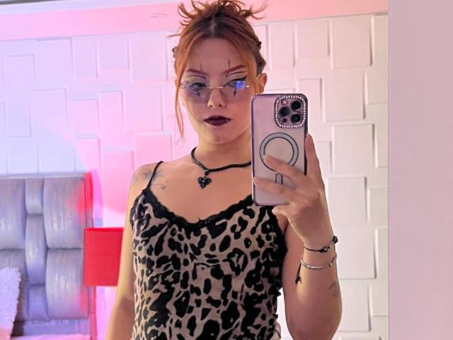 EmmaThomsonn - Sexe cam en vivo - 29137841