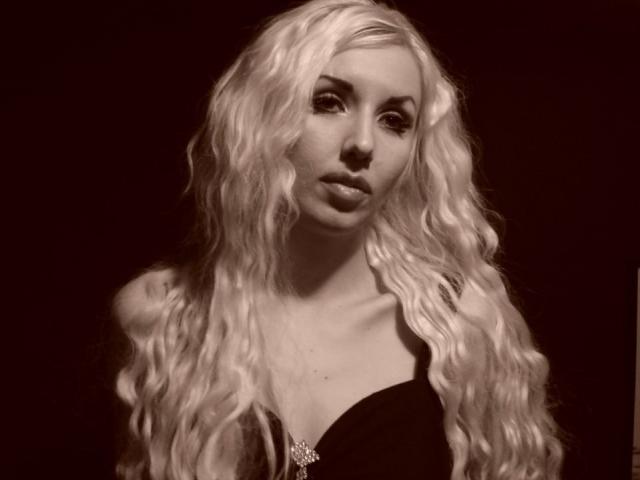 RoseVampire - Live porn &amp; sex cam - 29138234