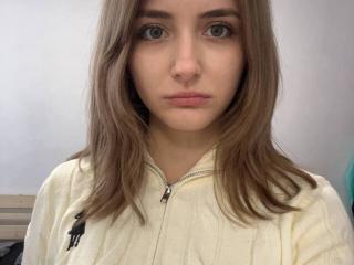 Watch  DelorisBueno live on XLoveCam