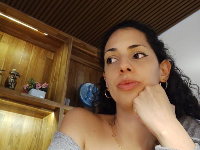 CurlyBlossom - Live sex cam - 29175209