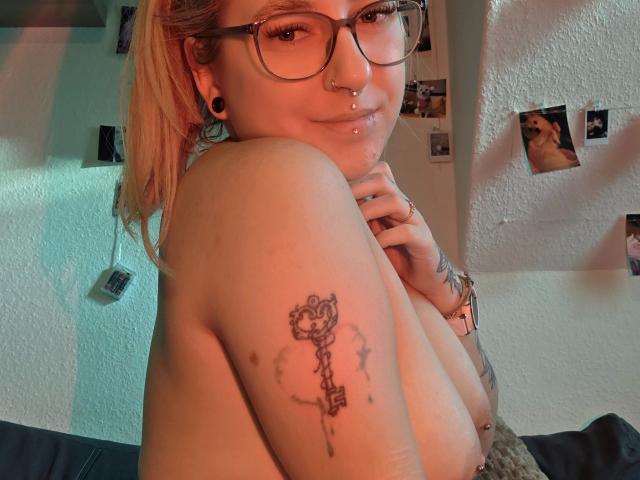 MelliSexy97-hot - Live porn &amp; sex cam - 29182718