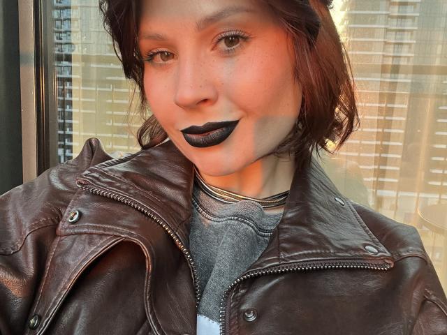 MedeaAllure - Live porn &amp; sex cam - 29221457