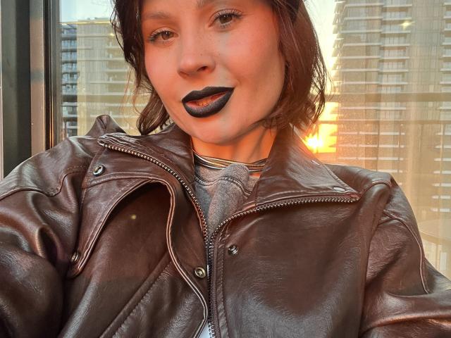 MedeaAllure - Live porn &amp; sex cam - 29221463