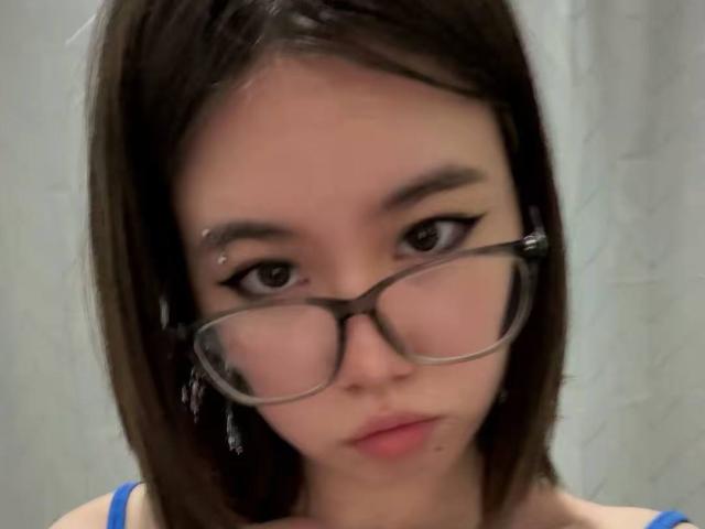 EmelineLattig - Live porn &amp; sex cam - 29225063