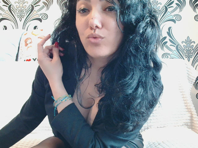 BellaVelvetNoir - Live porn &amp; sex cam - 29230937