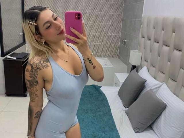 EmilyRobertts - Live porn &amp; sex cam - 29235131