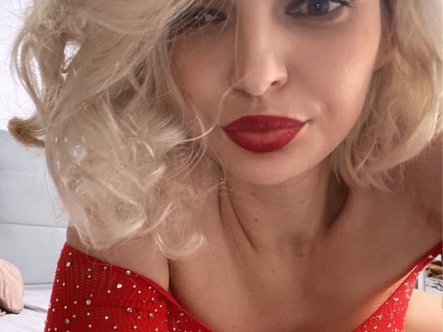 DouceAmelia - Élő pornó és szexkamera - 29265902