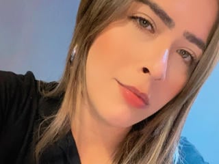 Issdorax Live Chat on XLoveCam