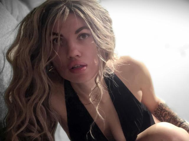 MilaLoona - Élő pornó és szexkamera - 29298812