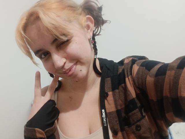 LadyAhri - Live porn &amp; sex cam - 29313035