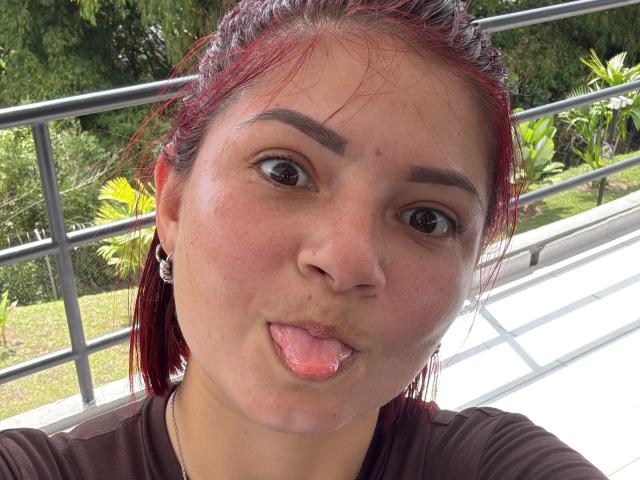 KatherineToro - Live sex cam - 29318156