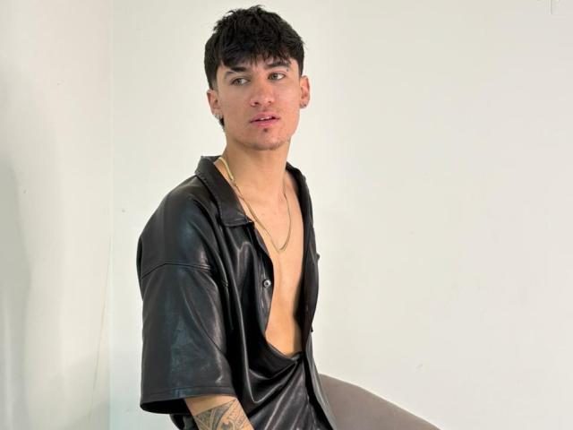 TheBossCrown - Live Sex Cam - 29321612
